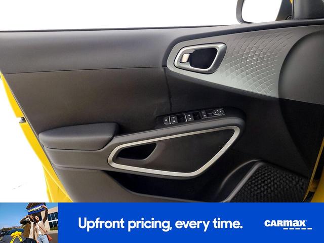 Photo of 2020 Yellow Kia Soul