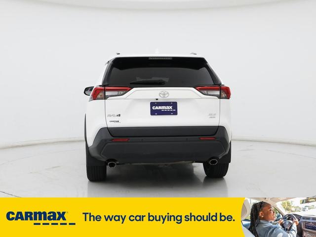 Photo of 2019 White Toyota RAV4