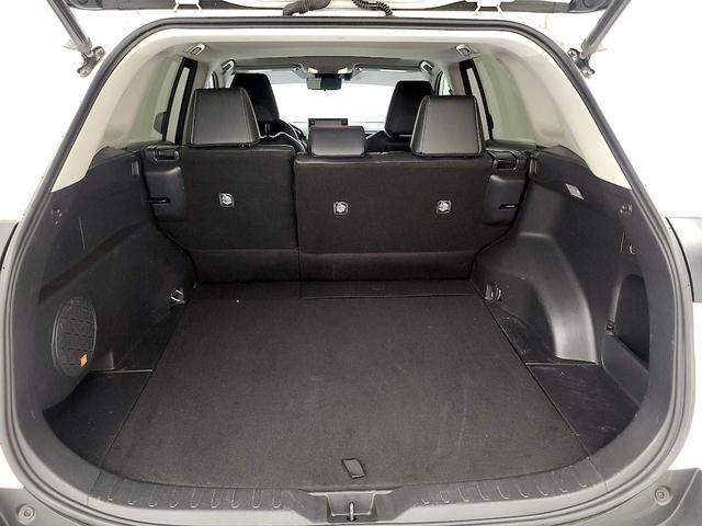 Photo of 2019 White Toyota RAV4