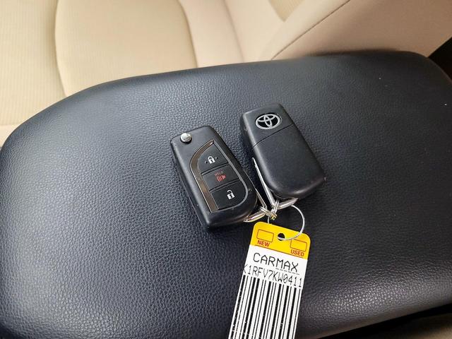 Photo of 2019 White Toyota RAV4