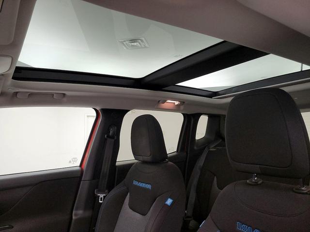 Photo of 2021 Orange Jeep Renegade