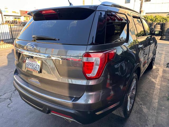 Photo of 2018 Gray Ford Explorer