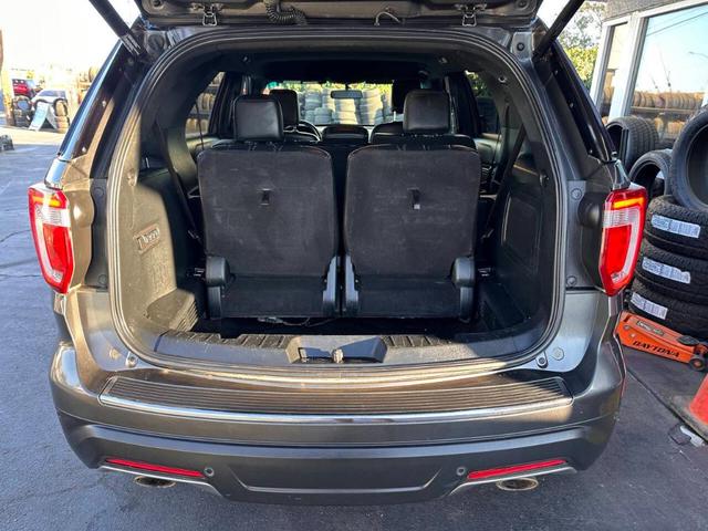 Photo of 2018 Gray Ford Explorer