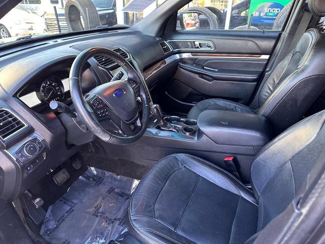 Photo of 2018 Gray Ford Explorer