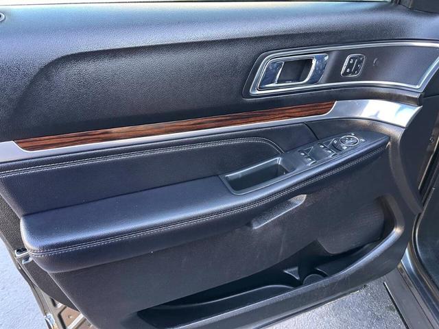 Photo of 2018 Gray Ford Explorer