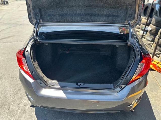Photo of 2016 Gray Honda Civic
