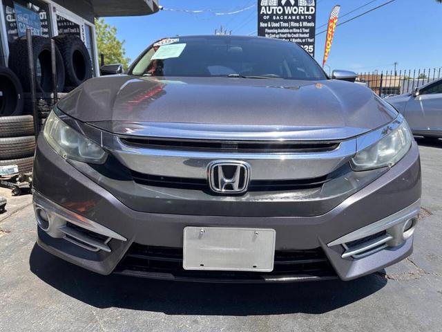 Photo of 2016 Gray Honda Civic