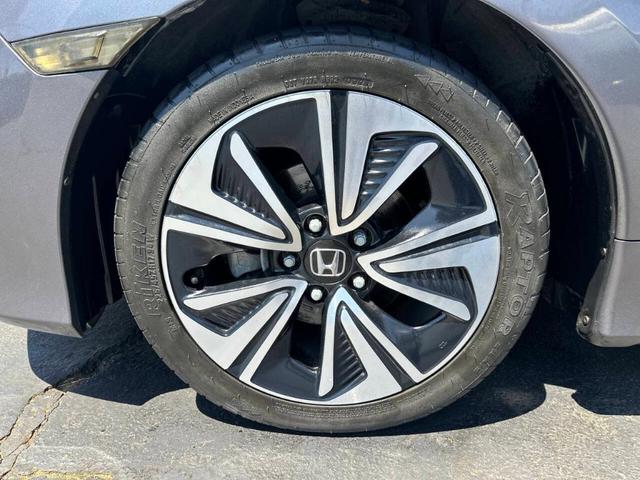 Photo of 2016 Gray Honda Civic