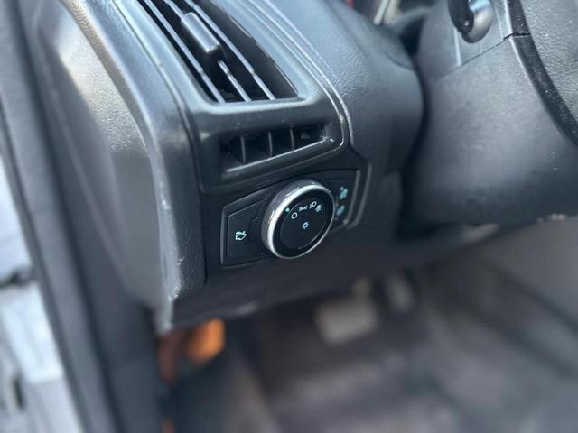 Photo of 2017 Silver Ford Focus