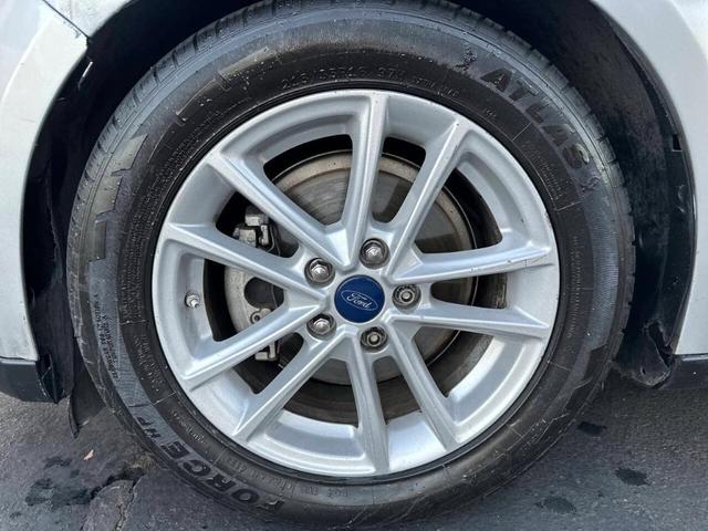 Photo of 2017 Silver Ford Focus