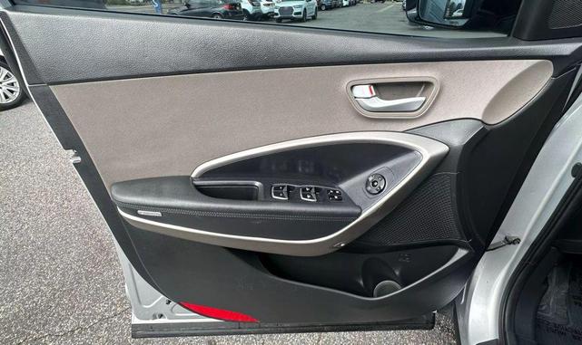 Photo of 2016 Sparkling Silver Hyundai Santa Fe Sport