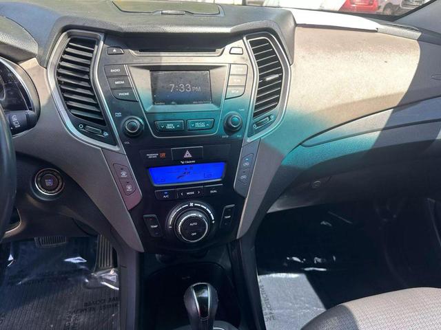 Photo of 2016 Sparkling Silver Hyundai Santa Fe Sport
