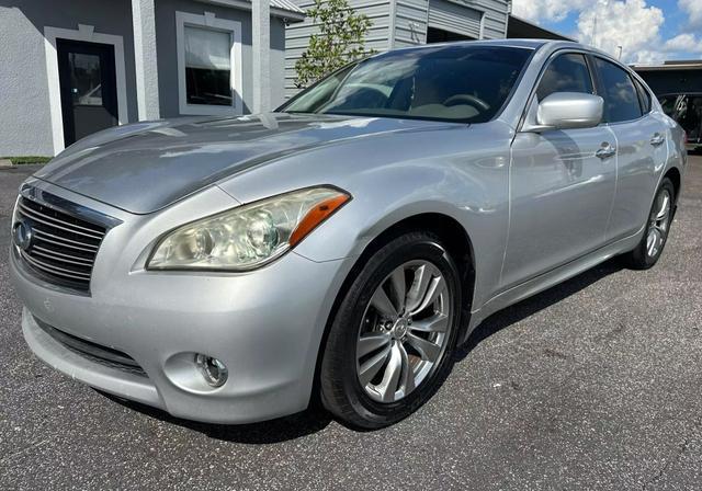 2013 Infiniti M37