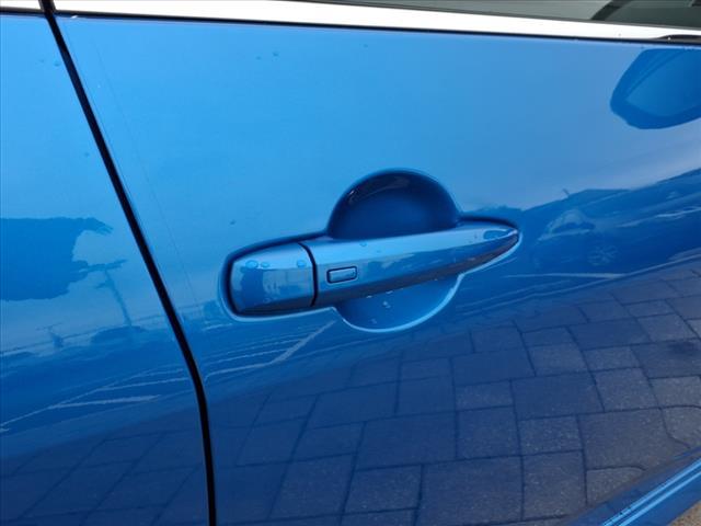 Photo of 2022 Electric Blue Metallic/Super Black Nissan Sentra