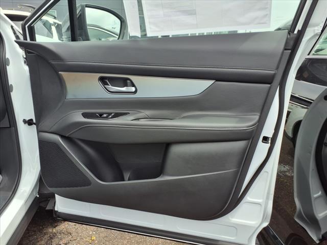 Photo of 2025 Everest White Pearl Tricoat Nissan Murano