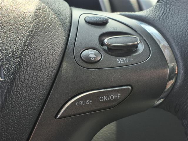 Photo of 2022 Pearl White Tricoat Nissan Murano