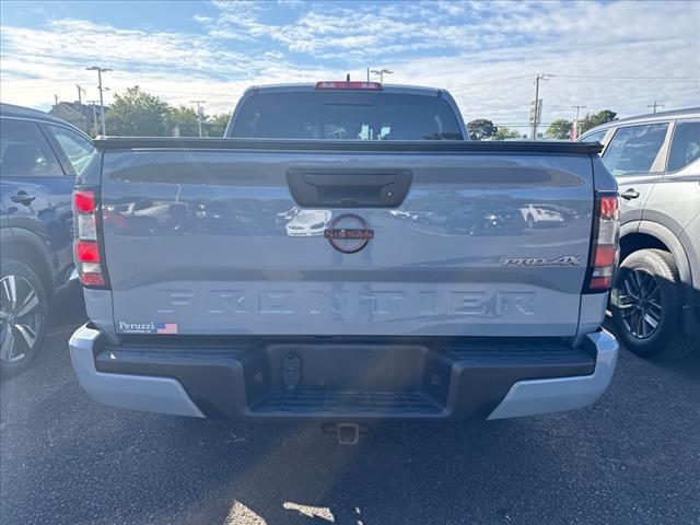 Photo of 2023 Boulder Gray Pearl Nissan Frontier