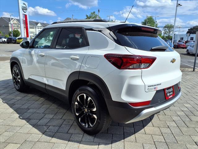 Photo of 2021 Summit White Chevrolet Trailblazer