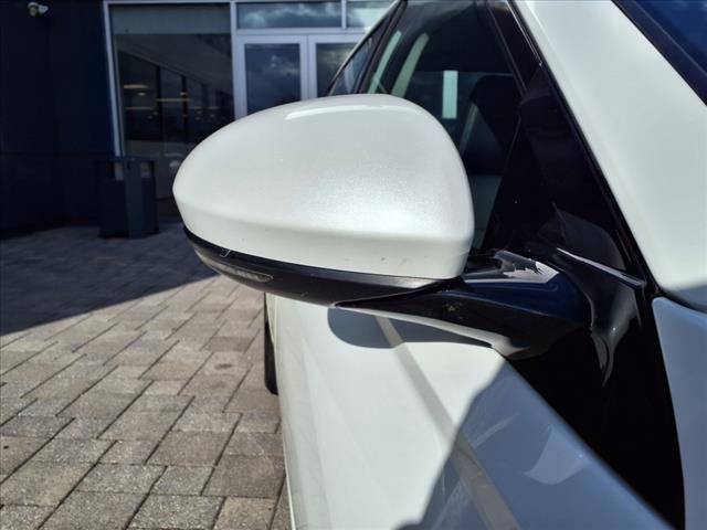 Photo of 2021 Pearl White Tricoat Nissan Altima