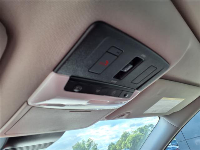 Photo of 2021 Pearl White Tricoat Nissan Altima
