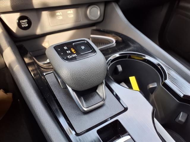 Photo of 2025 Everest White Pearl Nissan Rogue