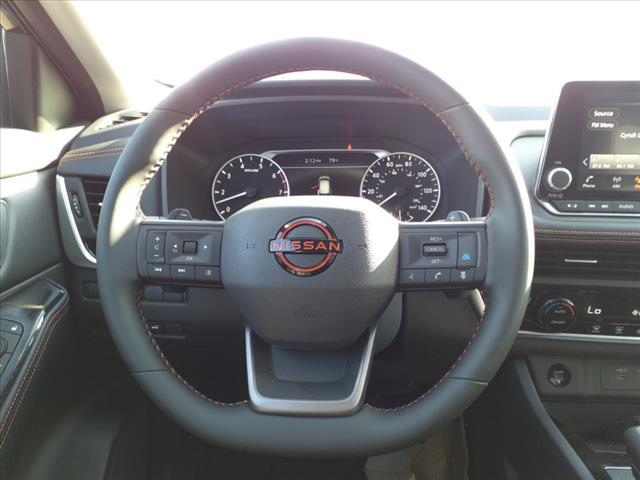 Photo of 2025 Super Black Nissan Rogue
