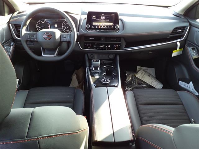 Photo of 2025 Super Black Nissan Rogue