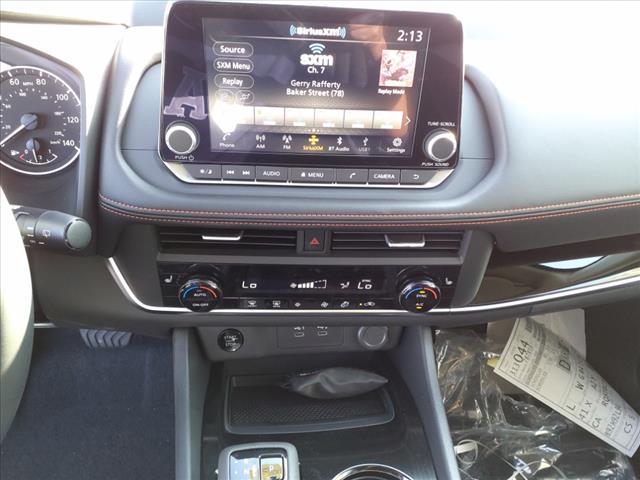 Photo of 2025 Super Black Nissan Rogue
