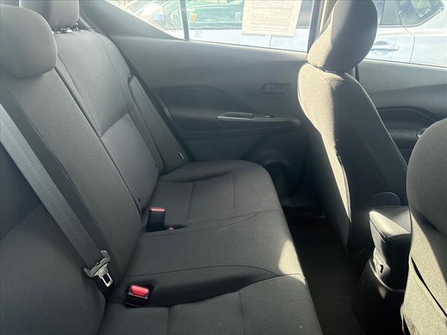 Photo of 2023 Electric Blue Metallic Nissan Kicks