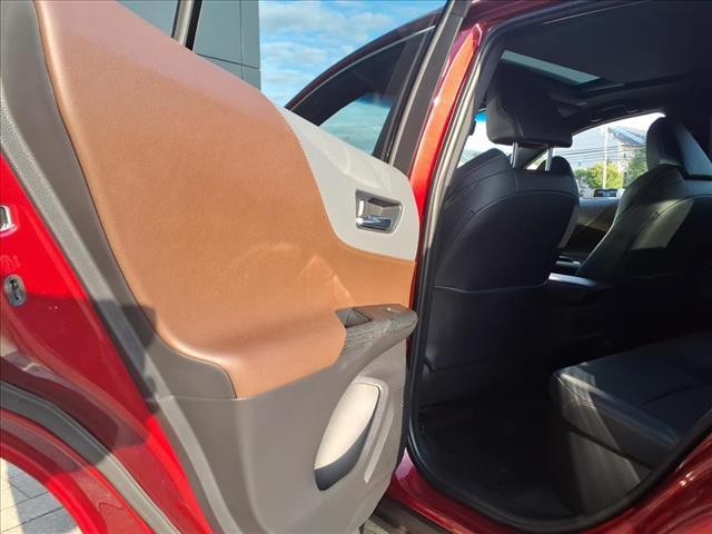 Photo of 2023 Ruby Flare Pearl Toyota Venza