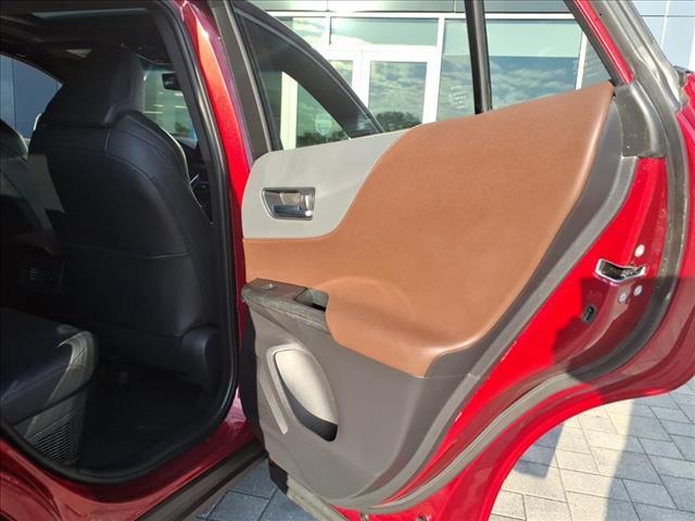 Photo of 2023 Ruby Flare Pearl Toyota Venza