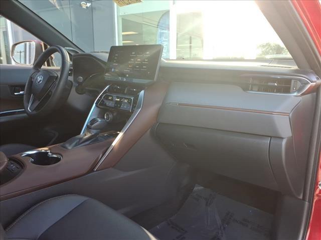 Photo of 2023 Ruby Flare Pearl Toyota Venza
