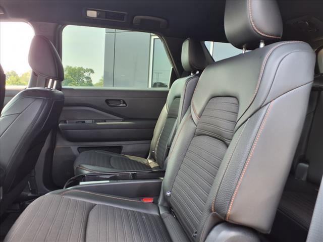 Photo of 2023 Gun Metallic Nissan Pathfinder