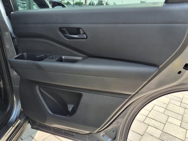 Photo of 2023 Gun Metallic Nissan Pathfinder