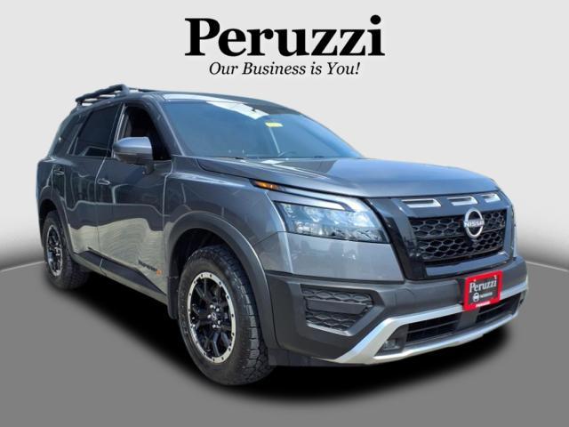 Photo of 2023 Gun Metallic Nissan Pathfinder