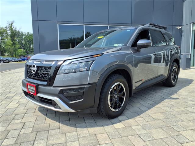 Photo of 2023 Gun Metallic Nissan Pathfinder