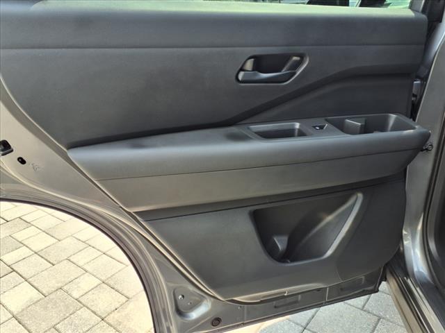 Photo of 2023 Gun Metallic Nissan Pathfinder