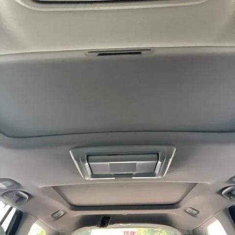 Photo of 2017 Silver Honda Pilot