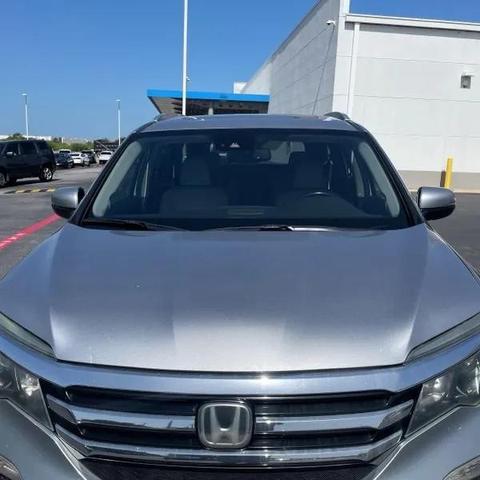 Photo of 2017 Silver Honda Pilot