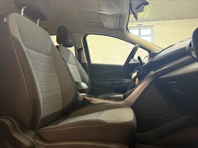 Photo of 2013 Black Ford Escape