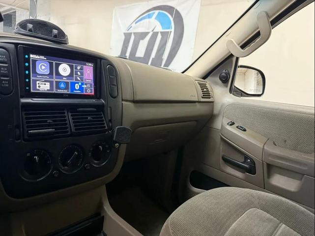 Photo of 2002 Silver Ford Explorer