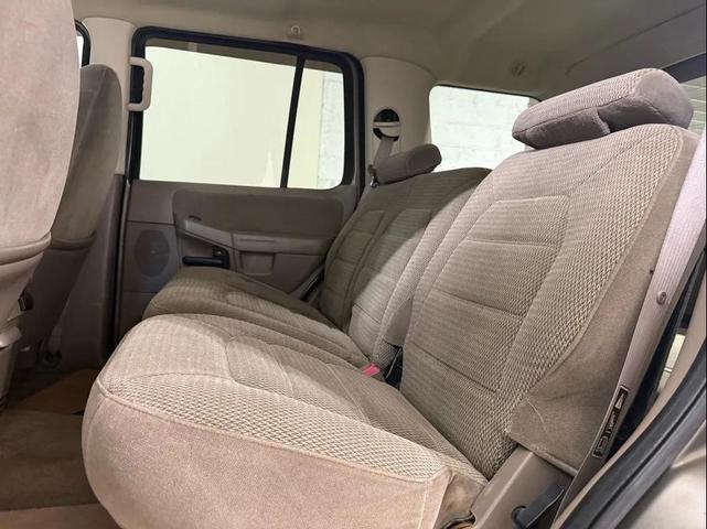 Photo of 2002 Silver Ford Explorer