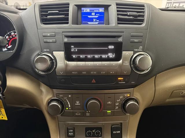 Photo of 2011 Black Toyota Highlander