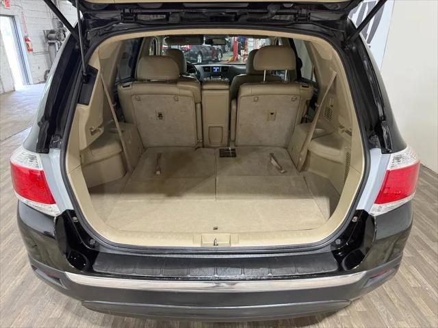 Photo of 2011 Black Toyota Highlander