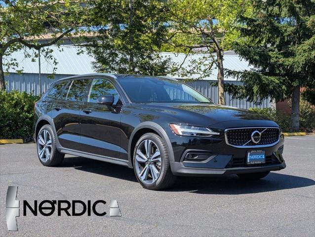2023 Volvo V60 Cross Country