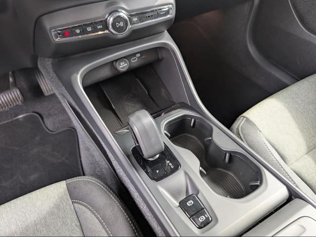 Photo of 2025 Onyx Black Volvo XC40