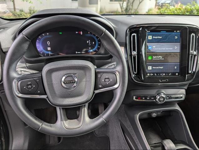 Photo of 2025 Onyx Black Volvo XC40