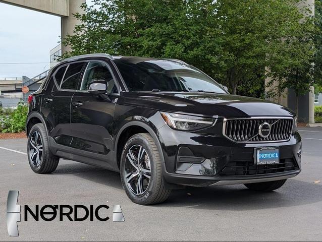Photo of 2025 Onyx Black Volvo XC40
