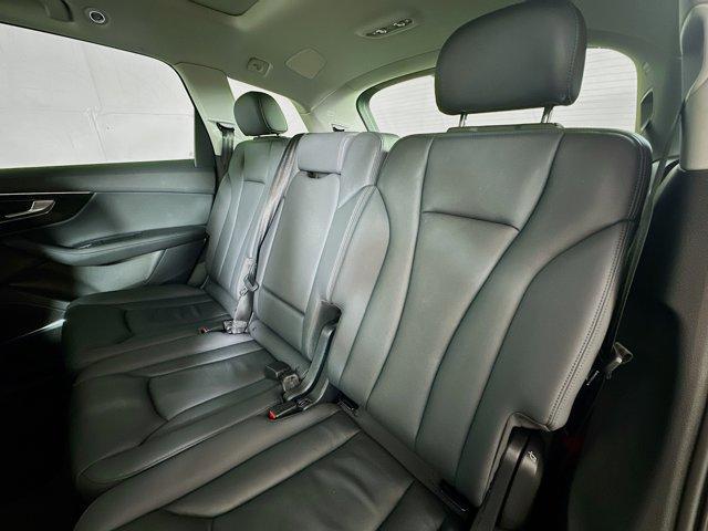 Photo of 2024 Samurai Gray Metallic Audi Q7