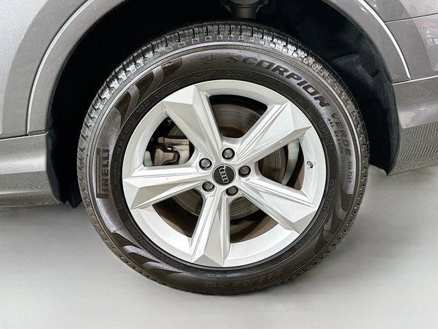 Photo of 2024 Samurai Gray Metallic Audi Q7